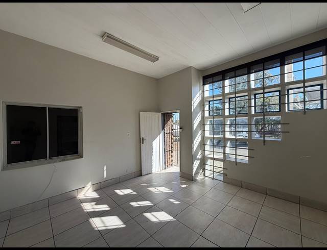 391M² WAREHOUSE FOR SALE IN HALFWAY HOUSE
